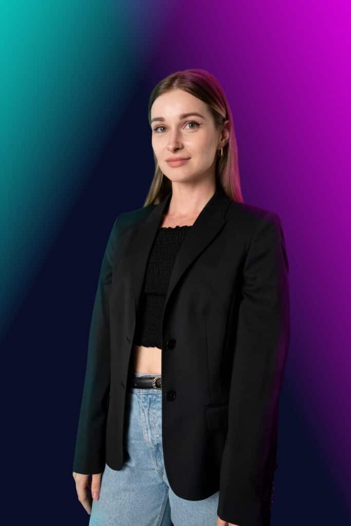 Katya Ostrovska is a dance & DJ coach at the TALENT ACADEMY.